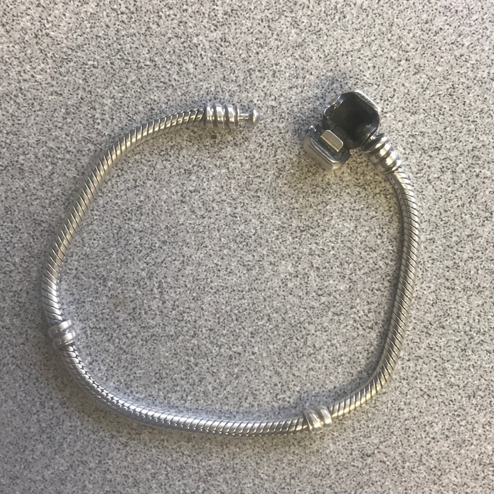 PANDORA BRACELET (SILVER)